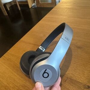 Solo Over-Ear Headphones - Silver